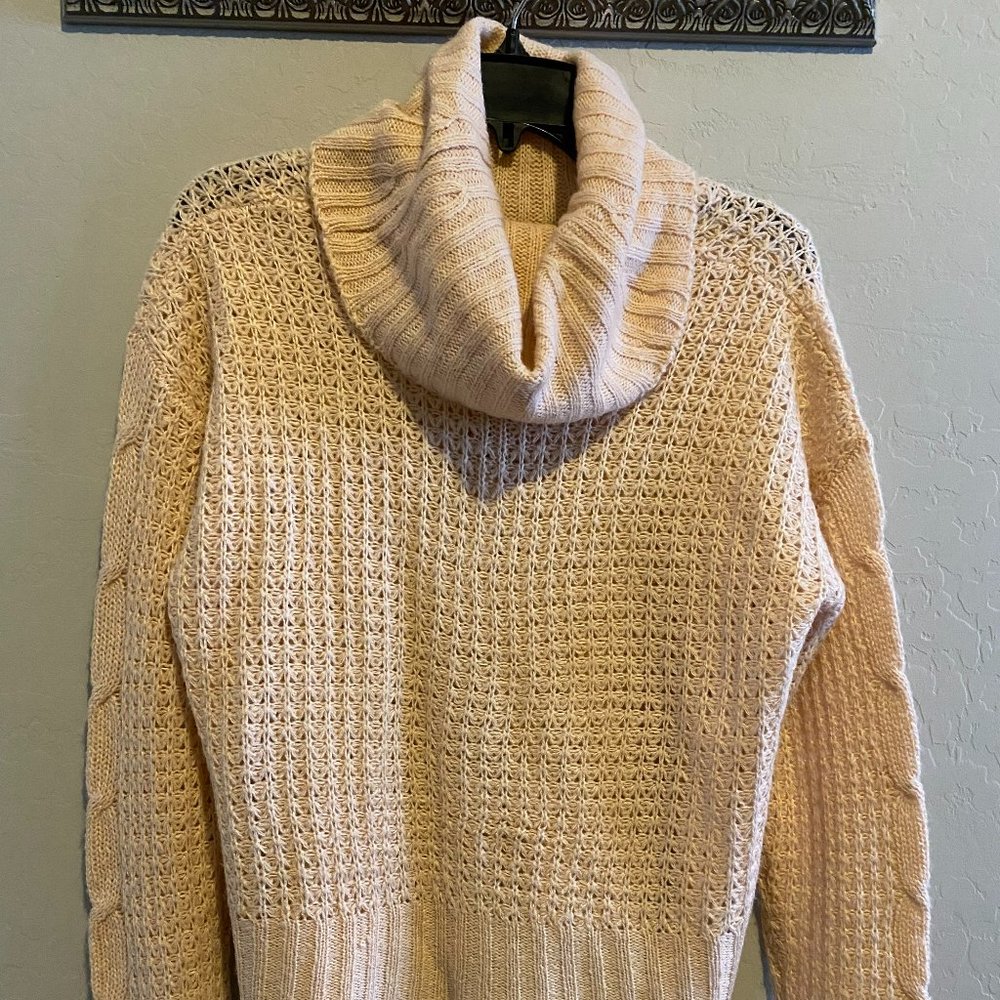 Turtle Neck Knitted Sweater
